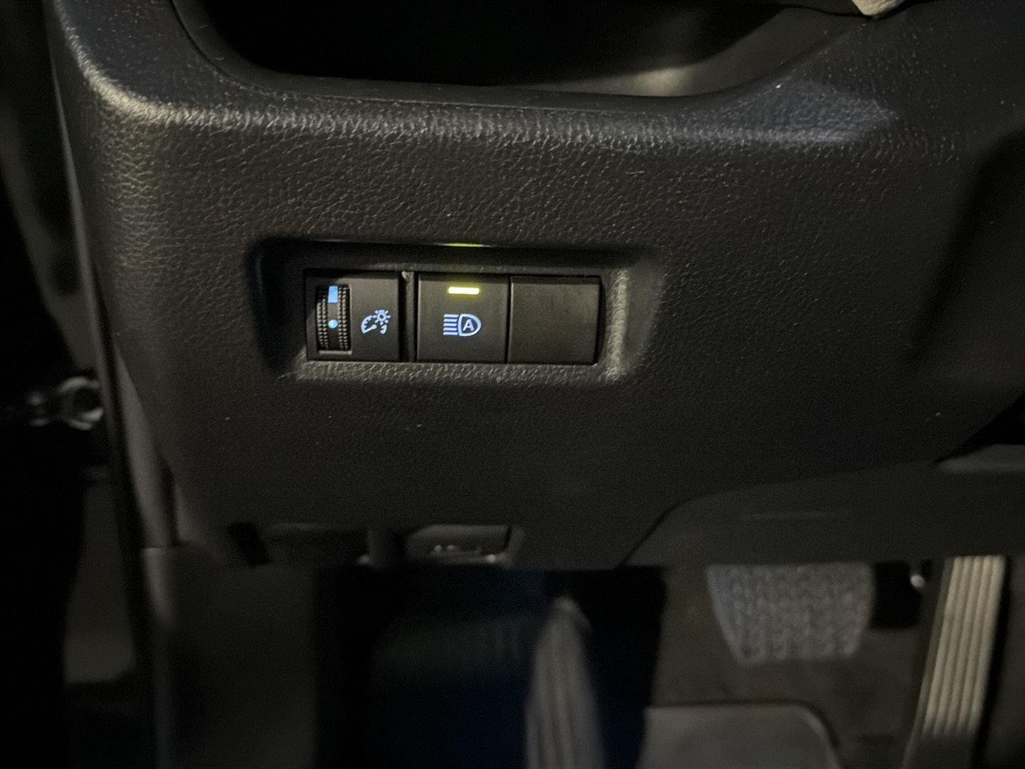 Used 2022 Midnight Black Metallic Toyota Adventure image 19