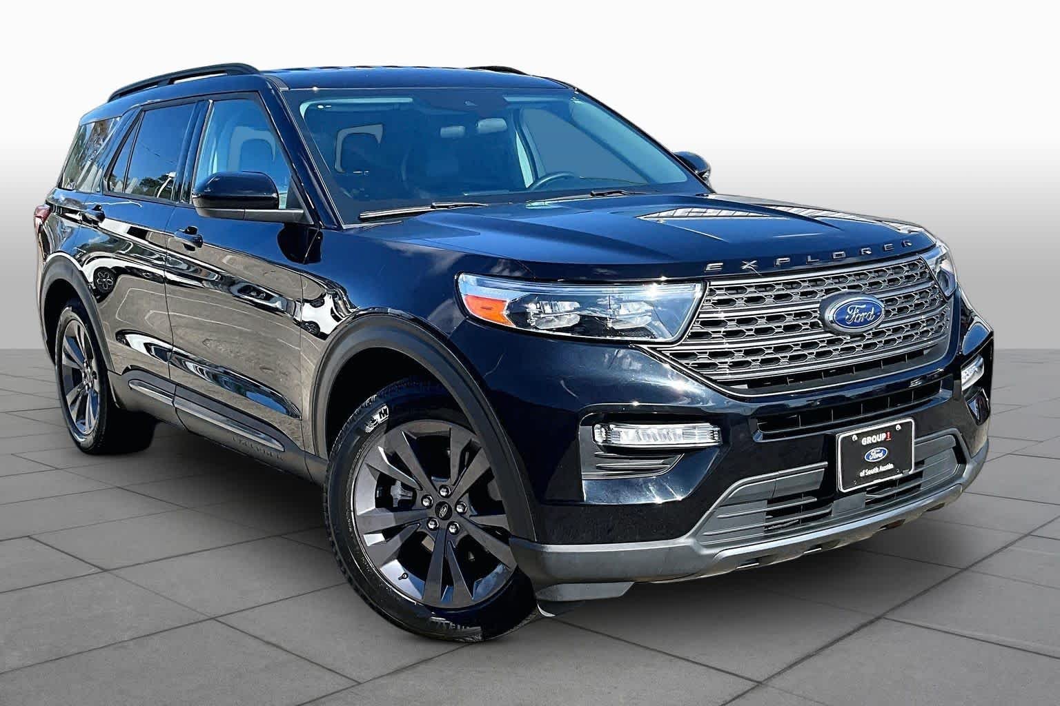 Certified Used 2024 Agate Black Metallic Ford XLT image 3