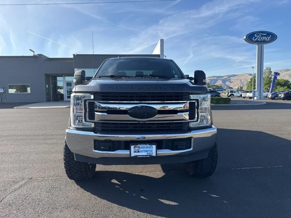 Used 2019 Magnetic Metallic Ford XLT image 8