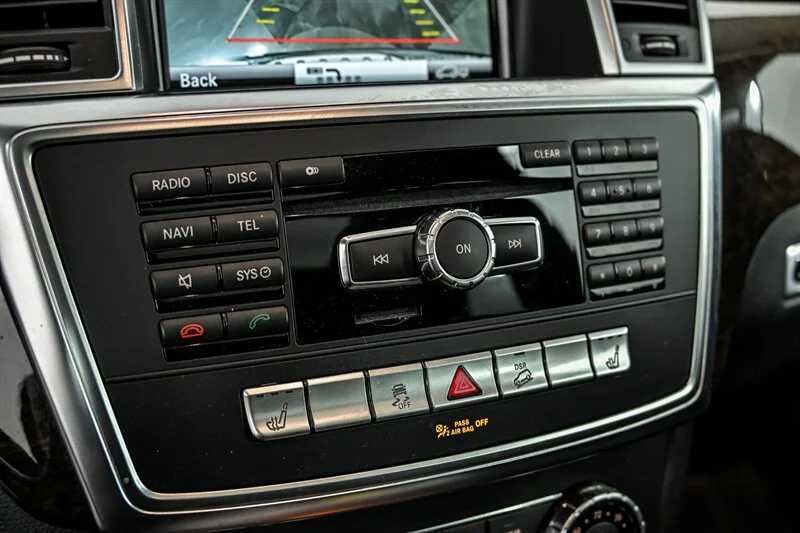 Used 2014 Black Mercedes-Benz ML 350 4MATIC® image 26