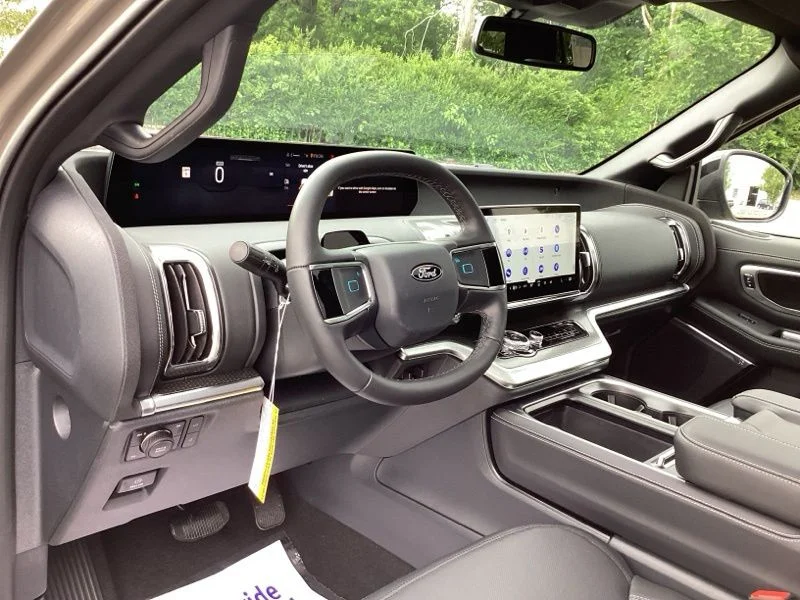 New 2026 Gray Ford Platinum image 22