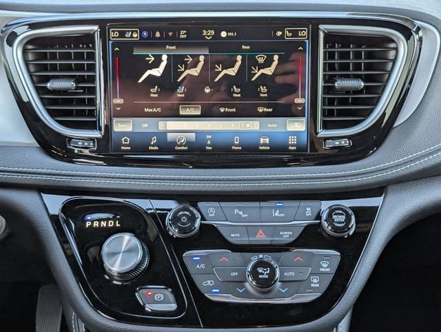 2026 Chrysler Pacifica Limited - Photo 17