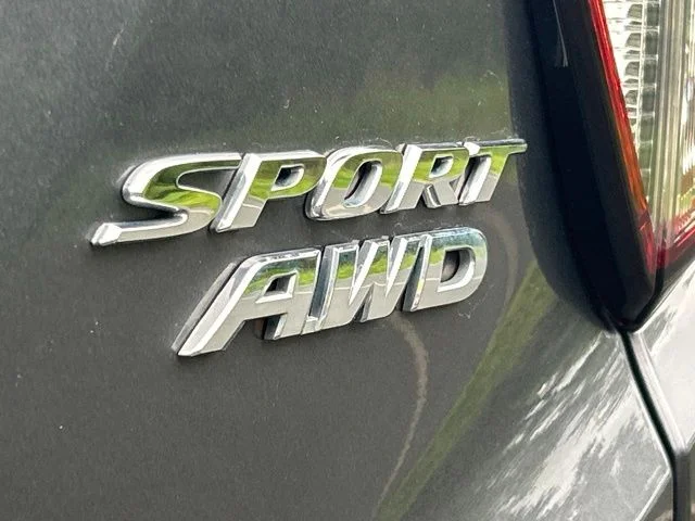 Used 2019  Honda Sport image 13
