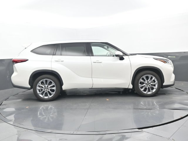 Used 2020 Blizzard Pearl Toyota Limited image 2
