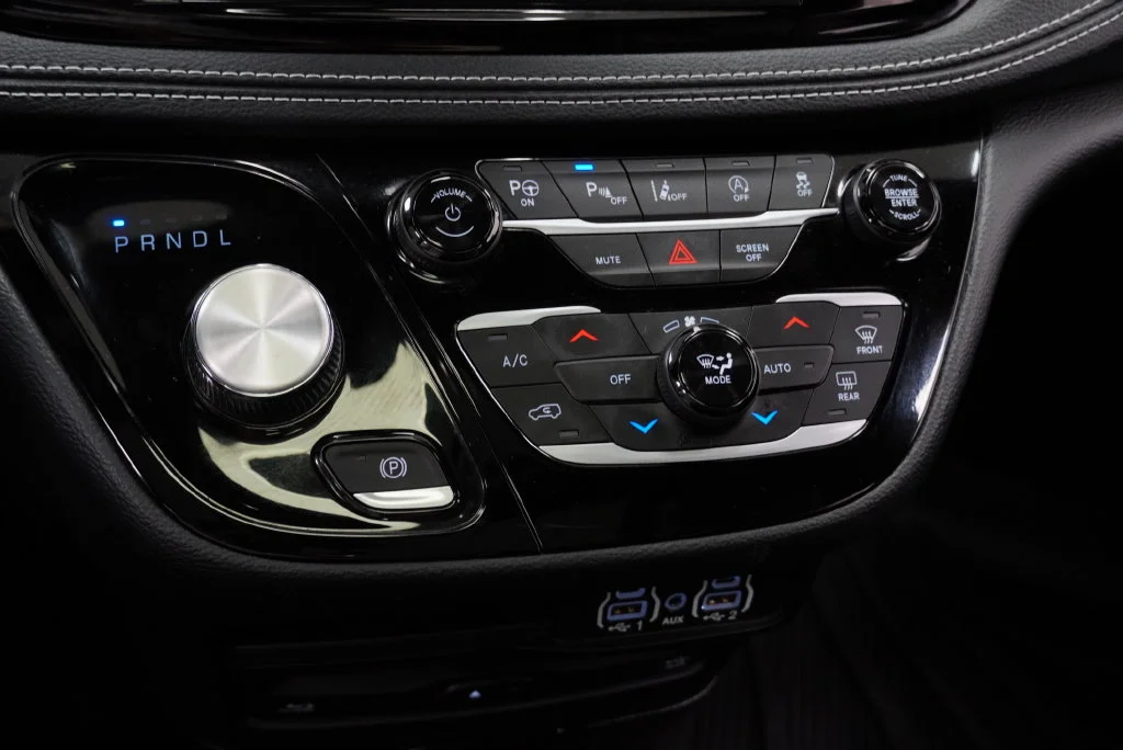 Used 2023 Black Chrysler Touring L image 36