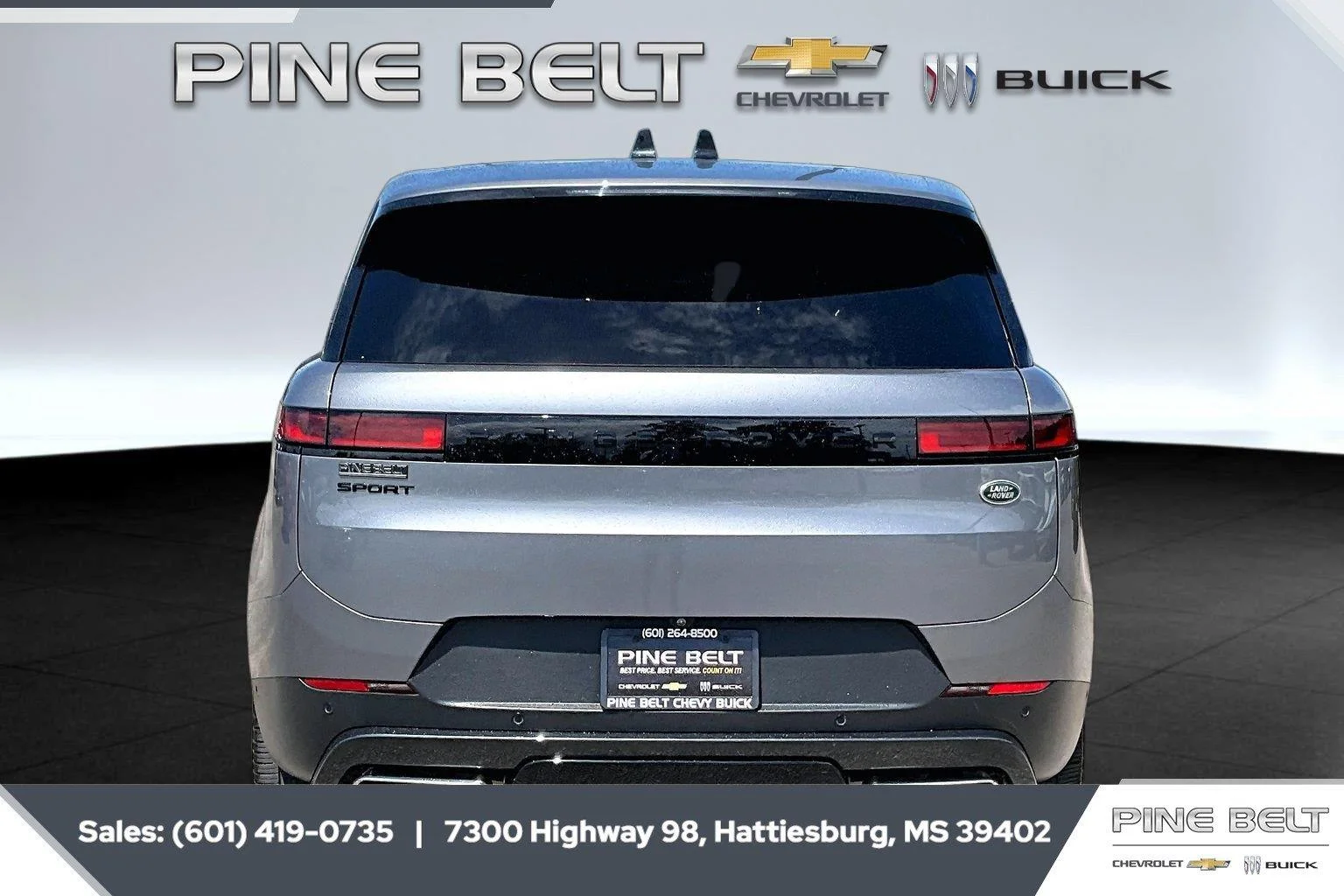 Used 2023 Eiger Grey Metallic Land Rover SE image 4