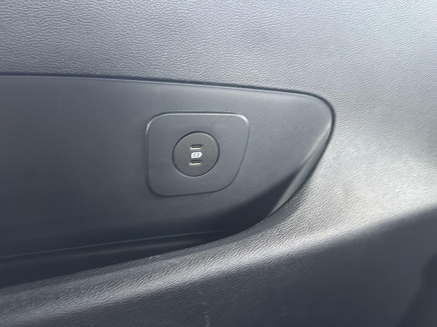 Used 2025 Agate Black Ford Platinum image 21