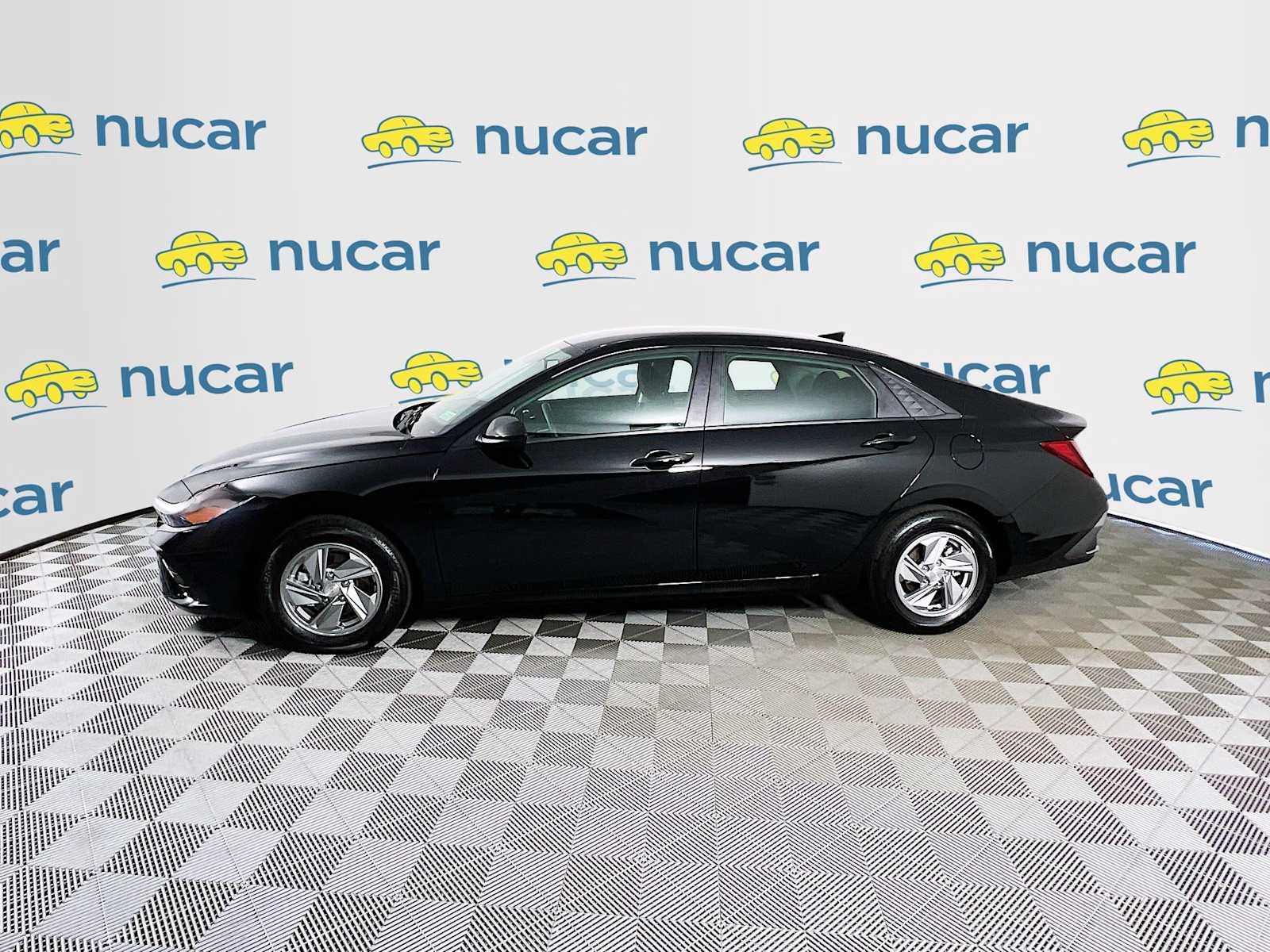 Certified Used 2025 Abyss Black Hyundai SE image 4