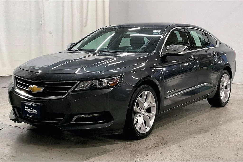 Used 2019 Gray Chevrolet Premier image 12