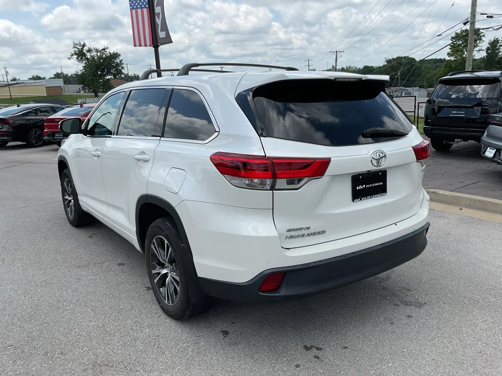 Used 2018 Blizzard Pearl Toyota LE image 7