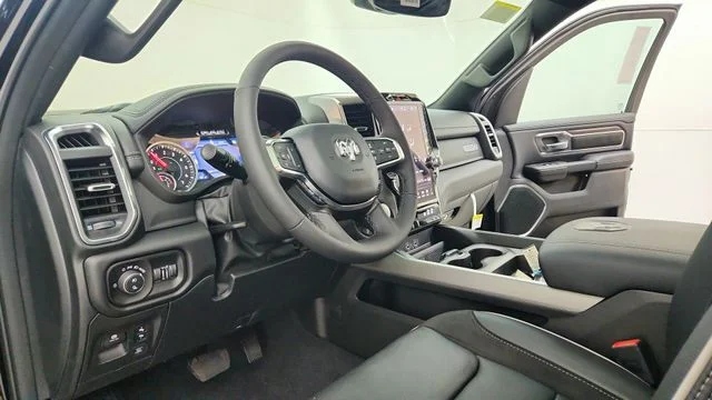 New 2026 Diamond Black Crystal Pearl-Coat Exterior Paint RAM Laramie image 20