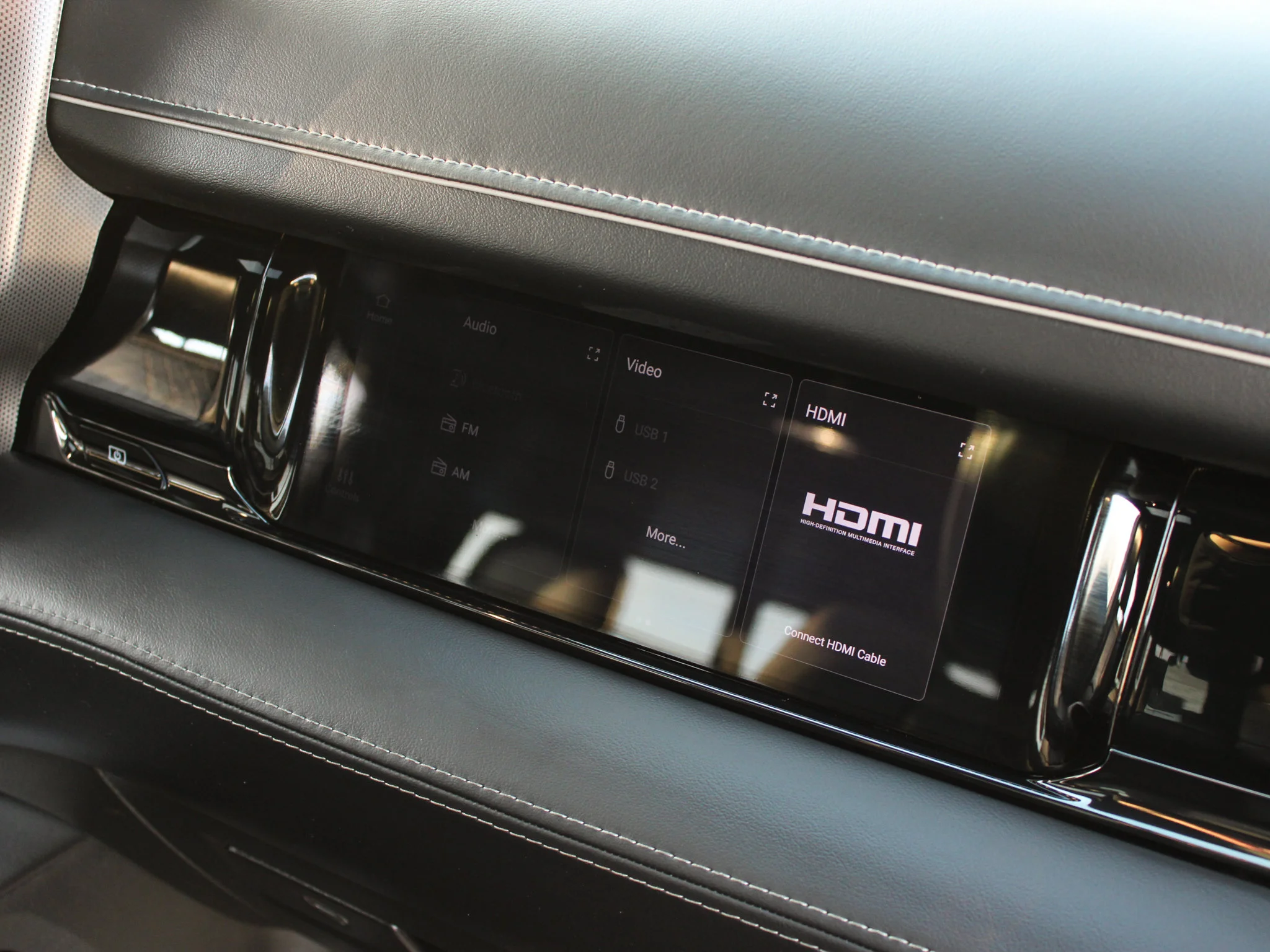 Certified Used 2025 Black RAM Limited* | Cummins Diesel | Night Edition | 5th Wheel & Gooseneck | Apple CarPlay image 22