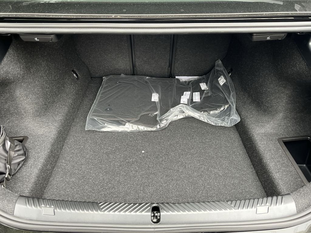 2026 BMW 5 Series 530i - Photo 24