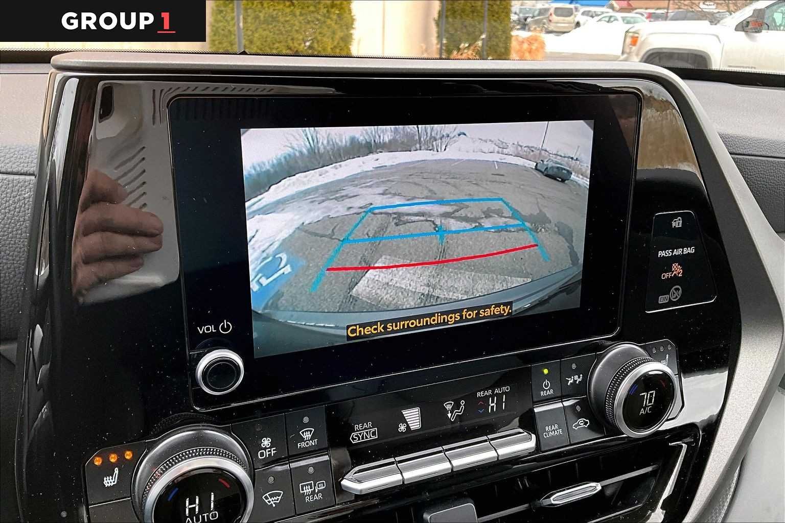 2025 Toyota Highlander XLE - Photo 29