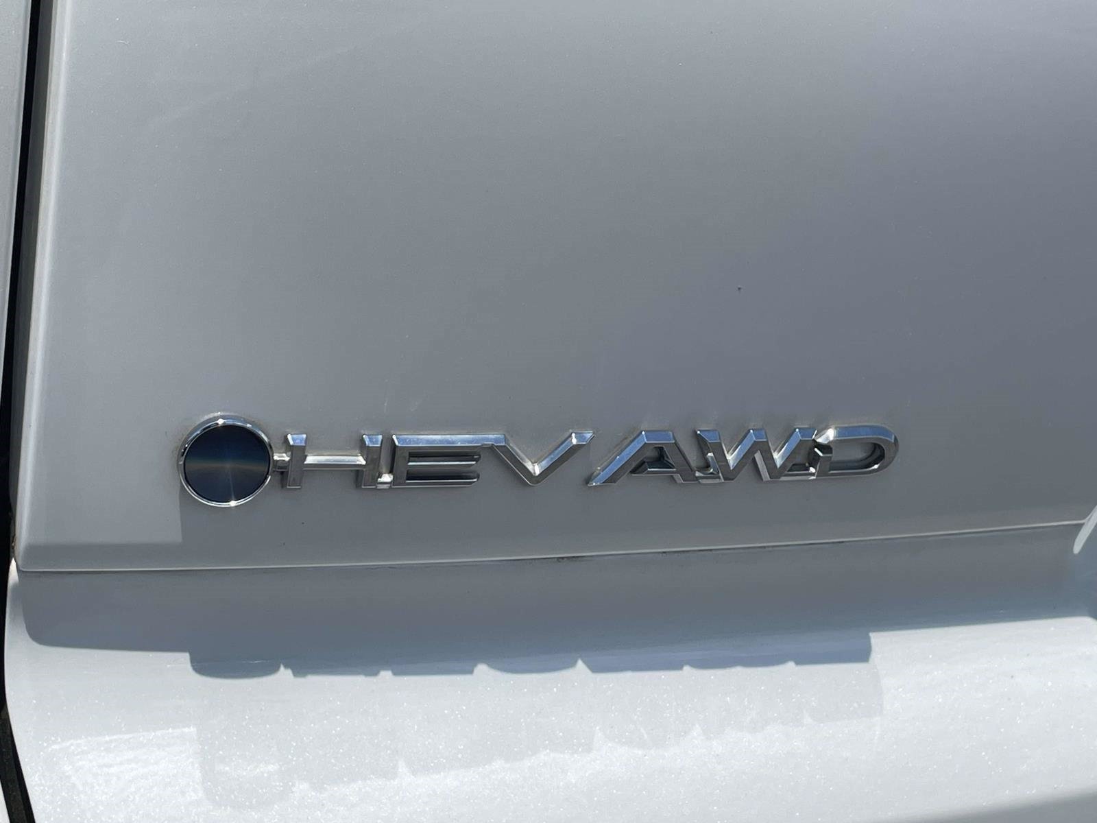 Used 2025 Oxygen White Toyota XLE image 9