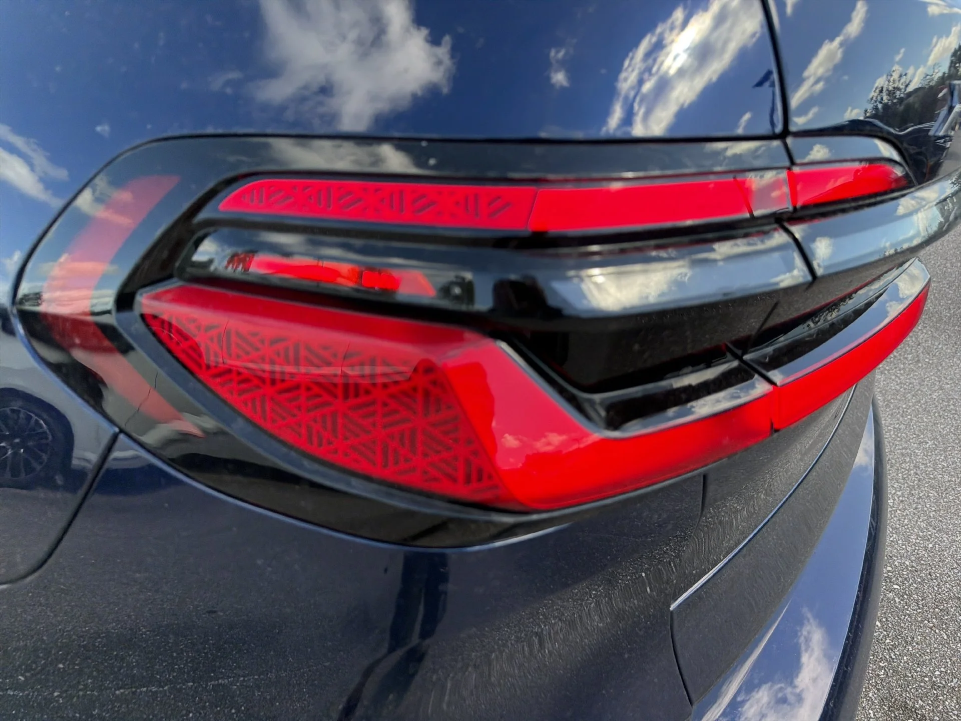 New 2027 Tanzanite Blue II Metallic BMW xDrive40i image 11