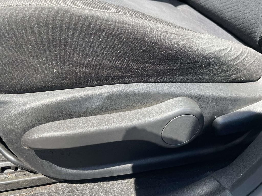 Used 2015 Silver Nissan SV image 14