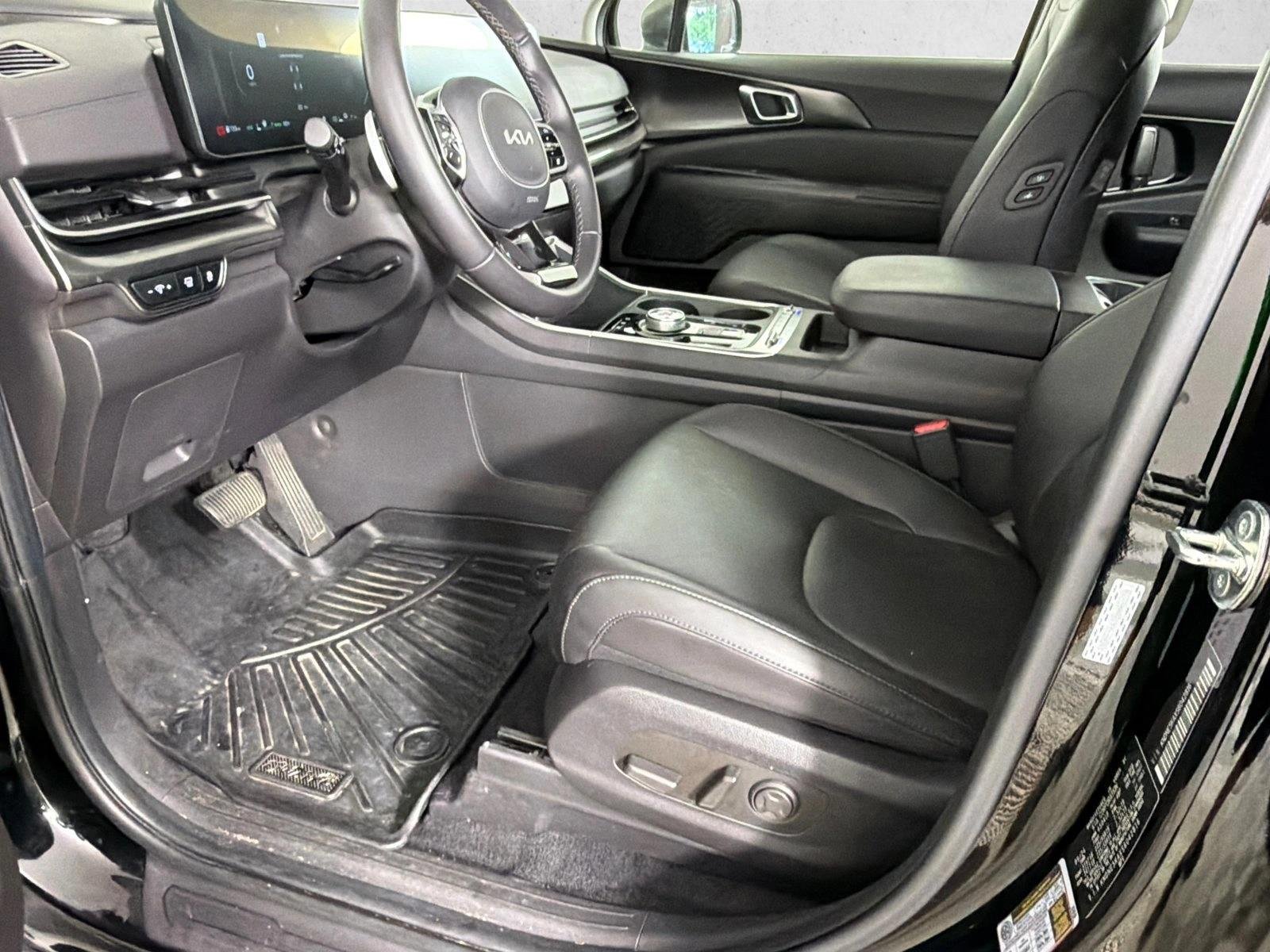 Used 2025 Aurora Black Pearl Kia SX image 11