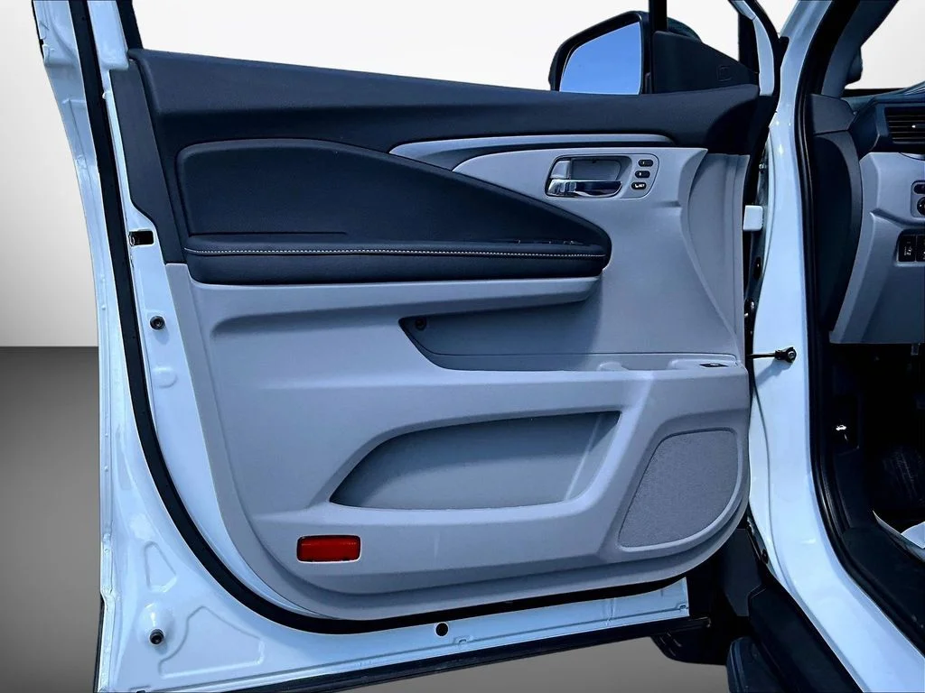 New 2026 Platinum White Pearl Honda RTL image 20