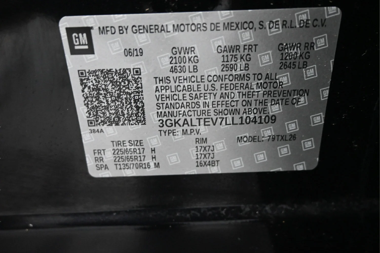 Used 2020 Ebony Twilight Metallic GMC SLE image 23