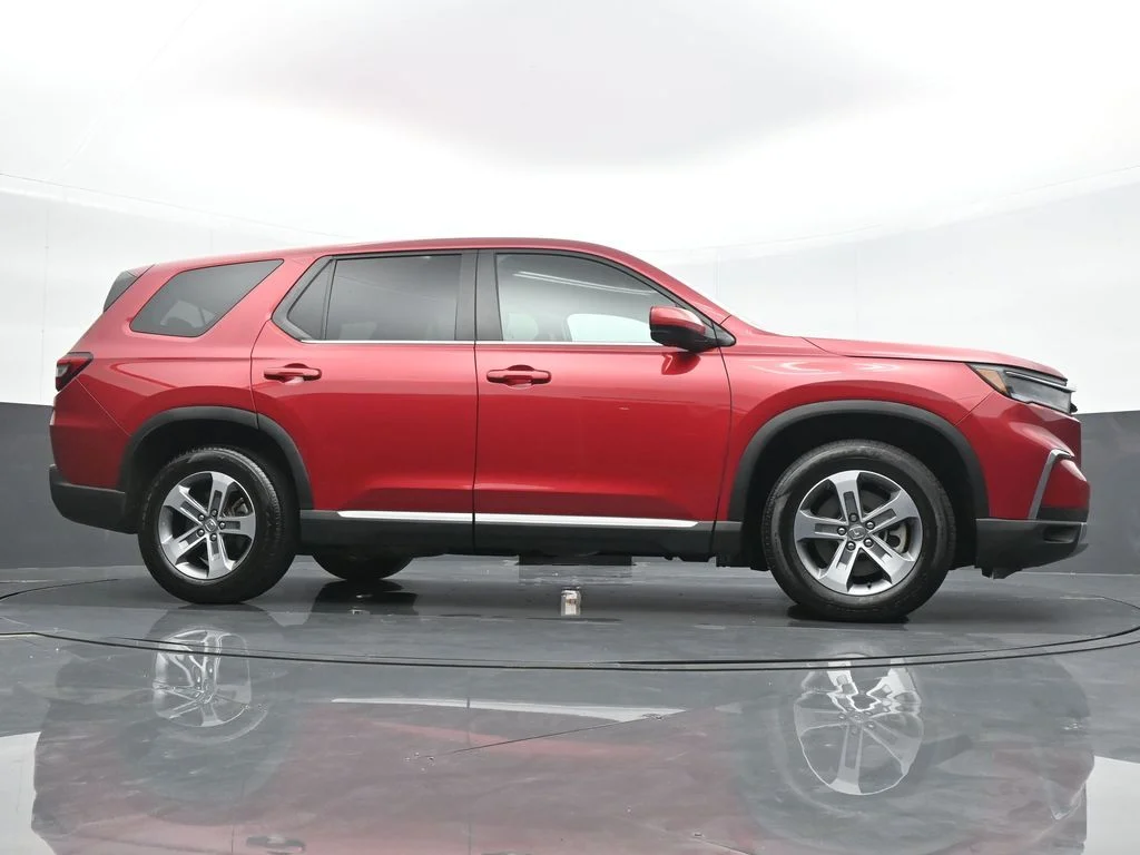 Used 2023 Red Honda EX-L image 22
