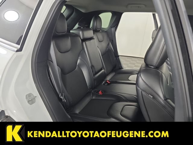 Used 2019 White Jeep Latitude Plus image 27