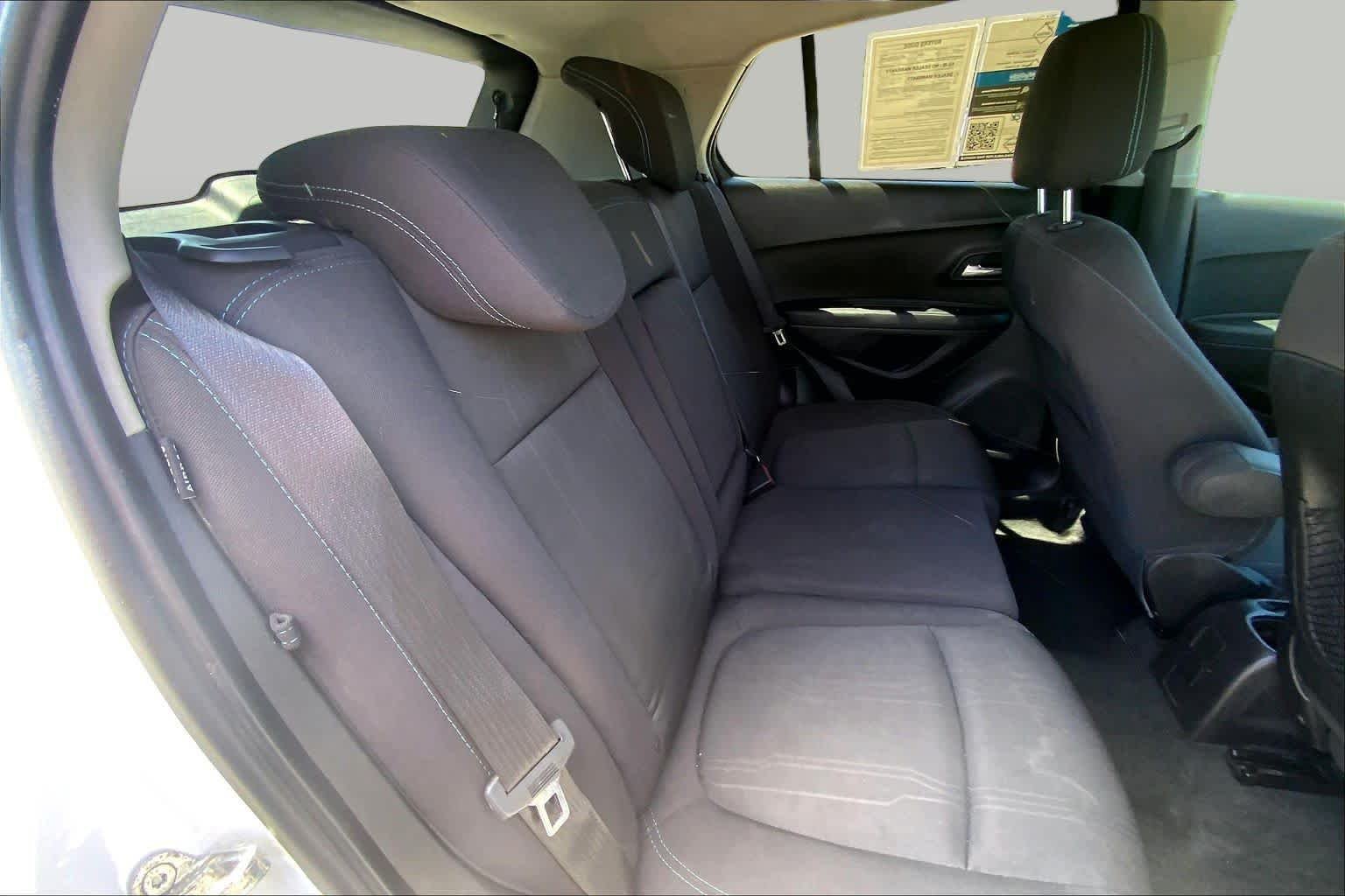 Used 2016 Summit White Chevrolet LT image 19