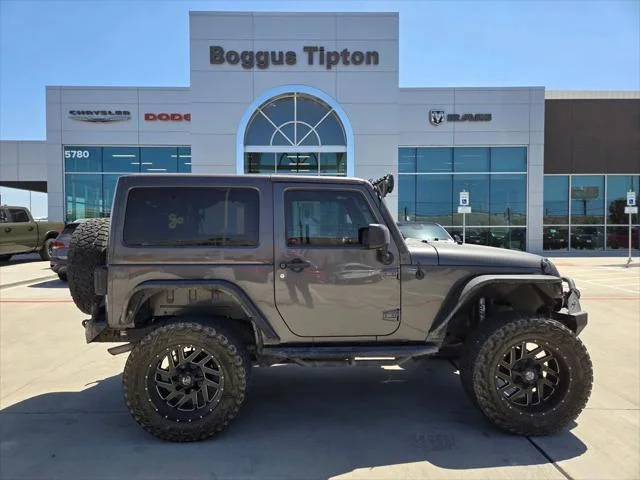 Used 2017 Gray Jeep Sahara image 2