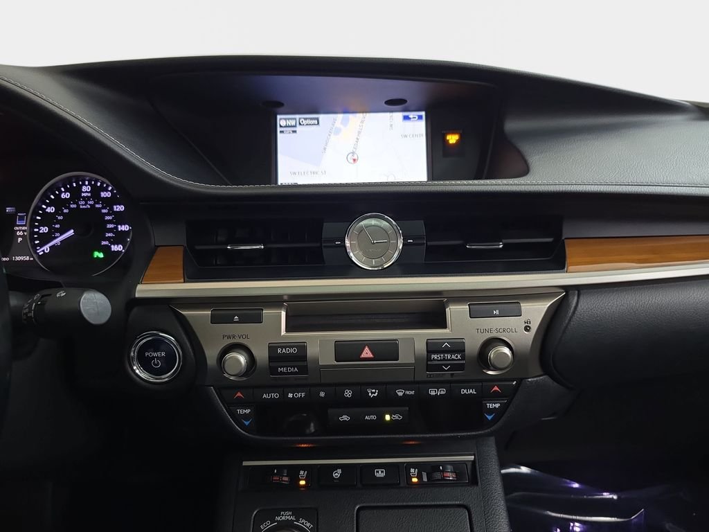 Used 2015 Obsidian Lexus 300h image 20