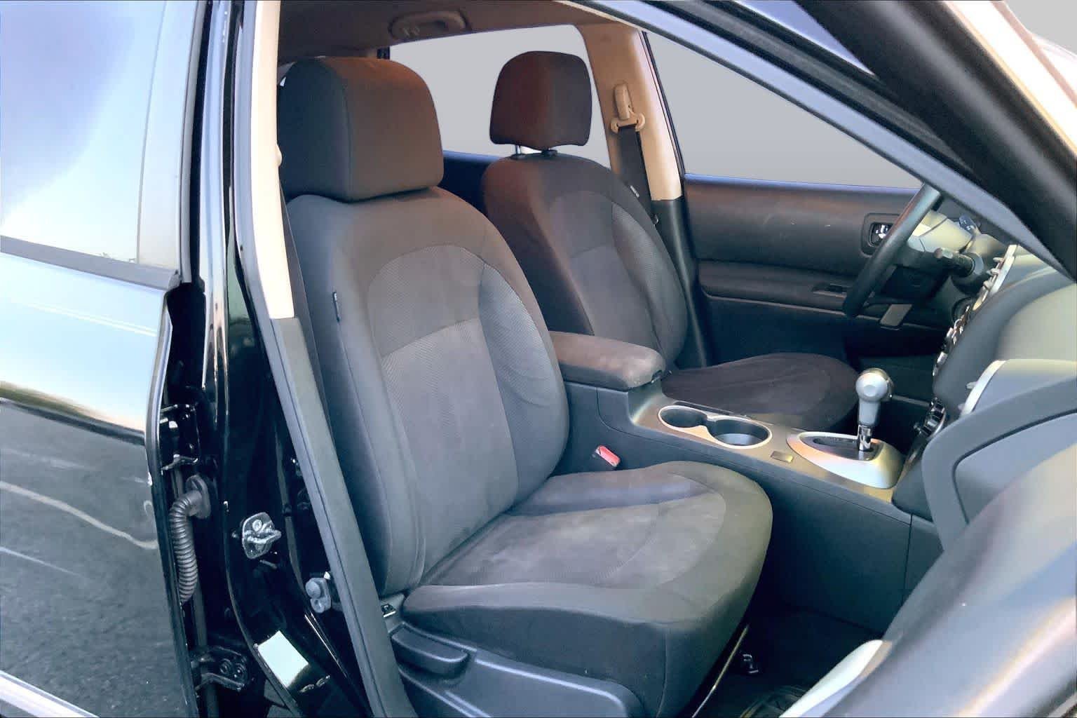 Used 2015 Super Black Nissan S image 7