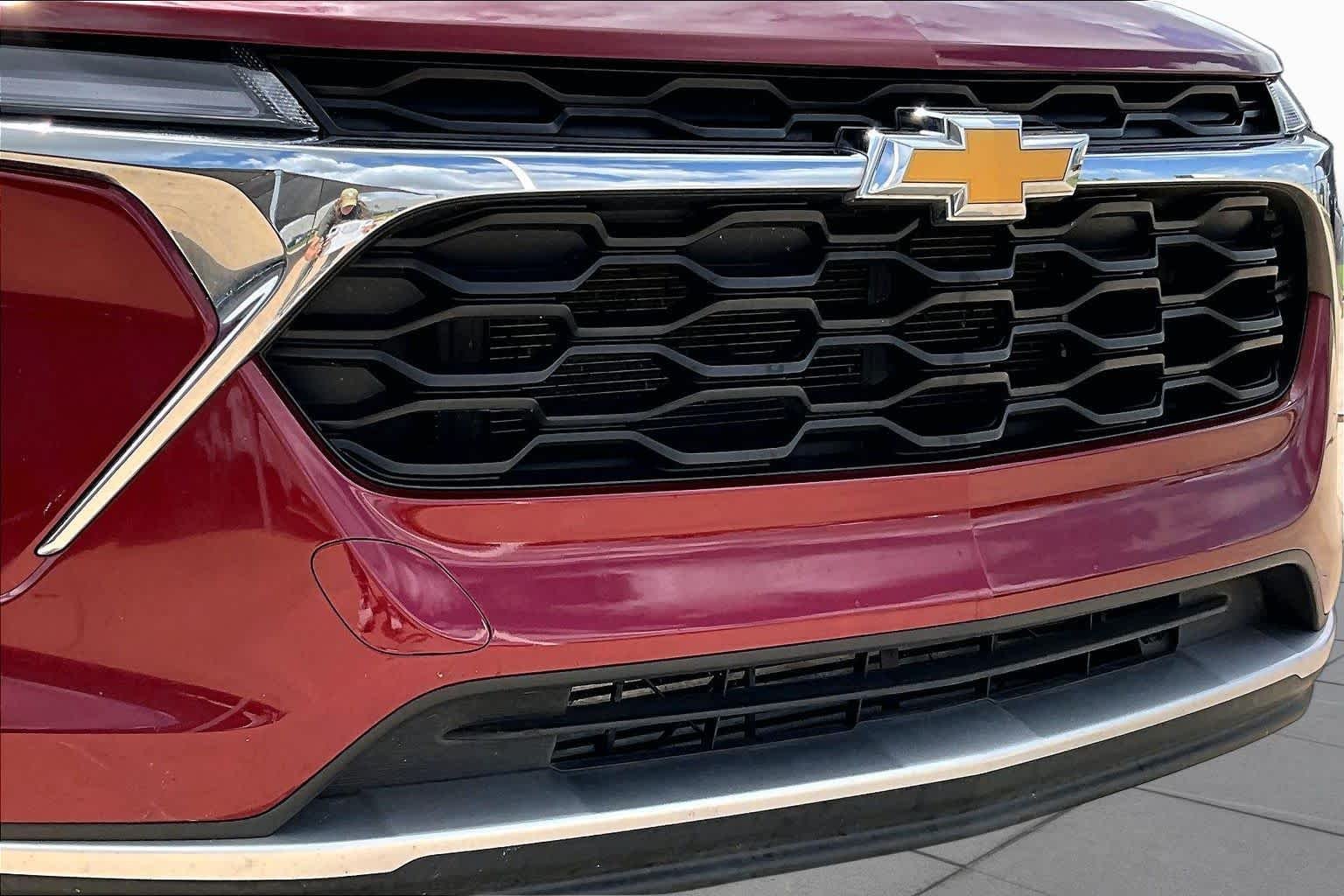 Used 2025 Crimson Metallic Chevrolet LT image 28