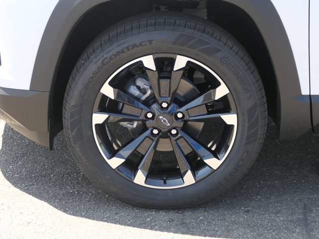New 2027 Polar White Tricoat Chevrolet RS image 10