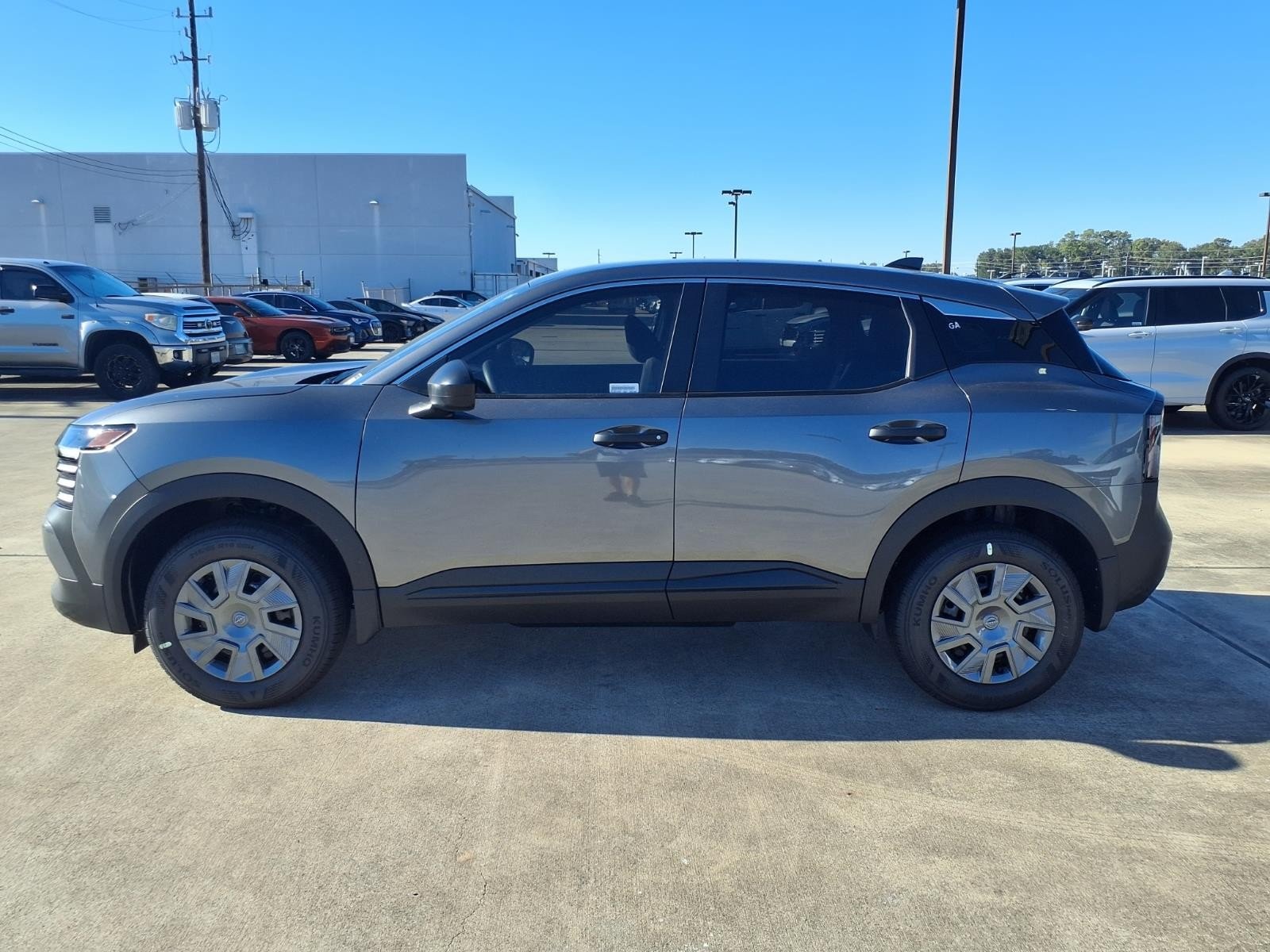 2027 Nissan Kicks photo 8 of 26