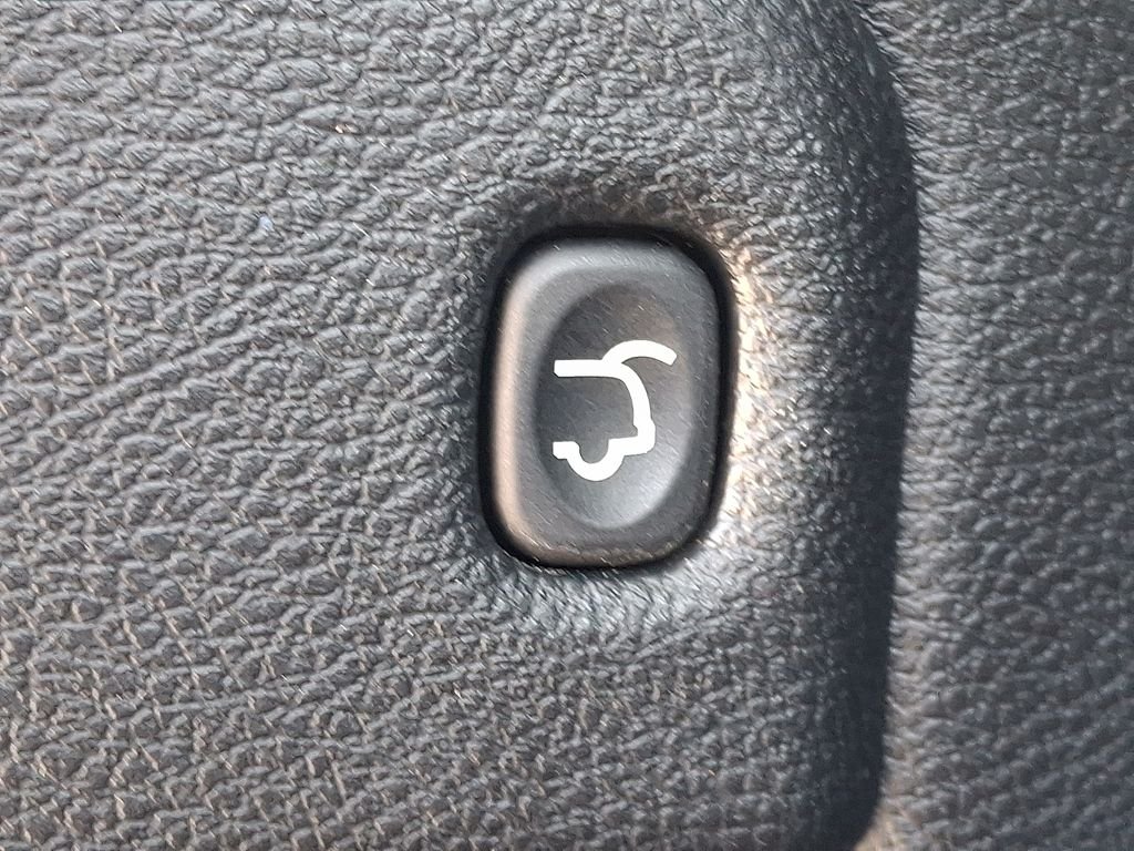 Used 2020 Black Jeep Limited image 29