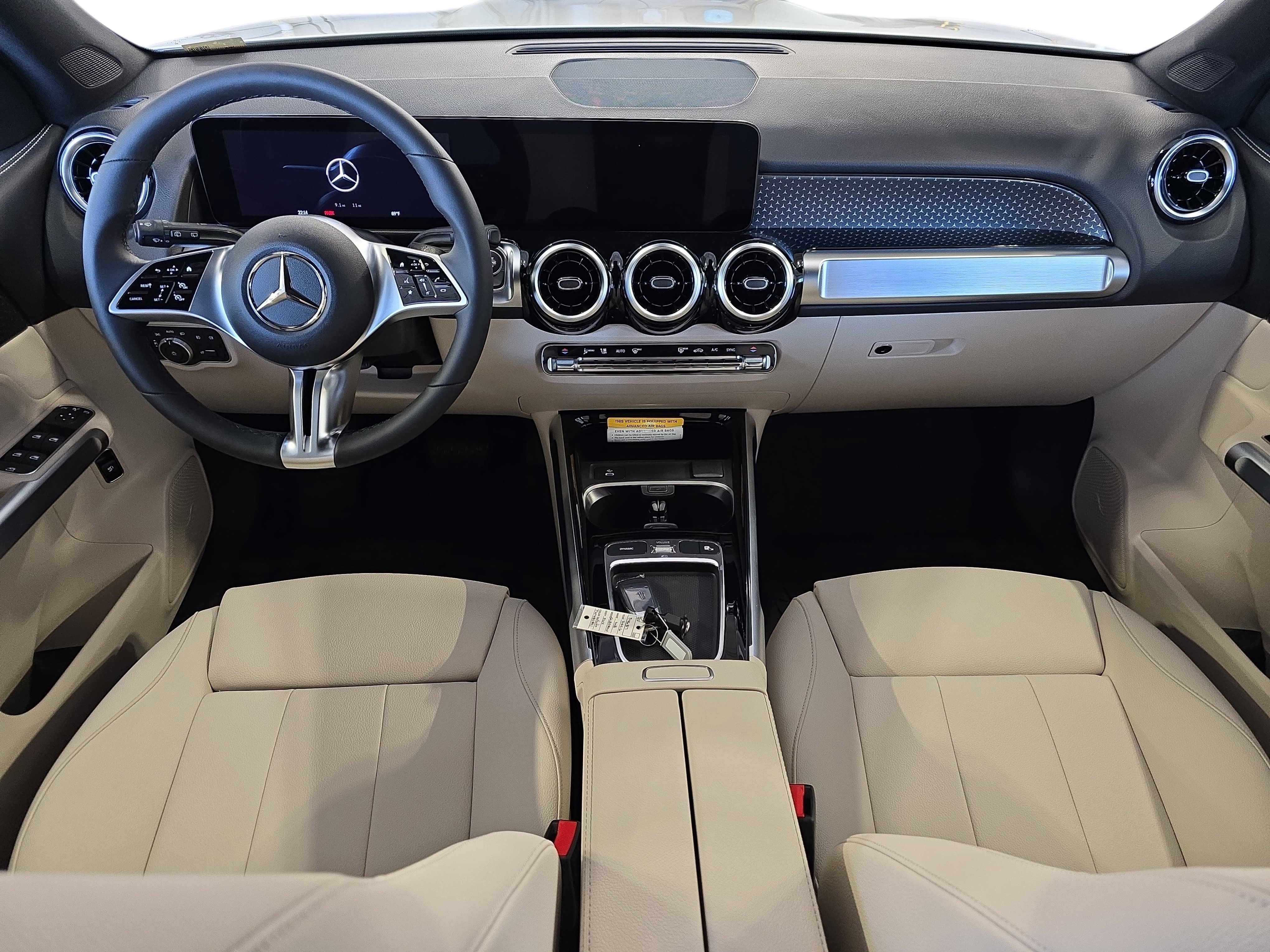 New 2026 Polar White Mercedes-Benz GLB250 image 9