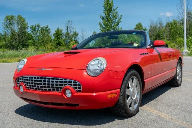Used 2004 Red Ford Base image 11