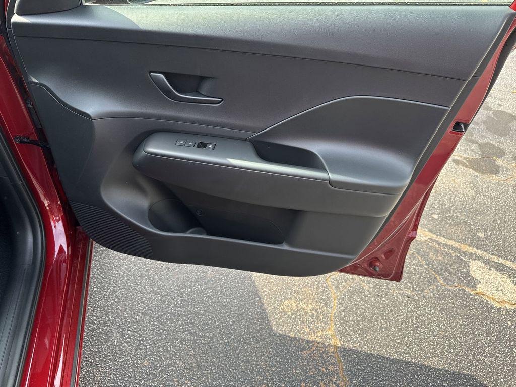 2025 Hyundai Kona EV SEL - Photo 14