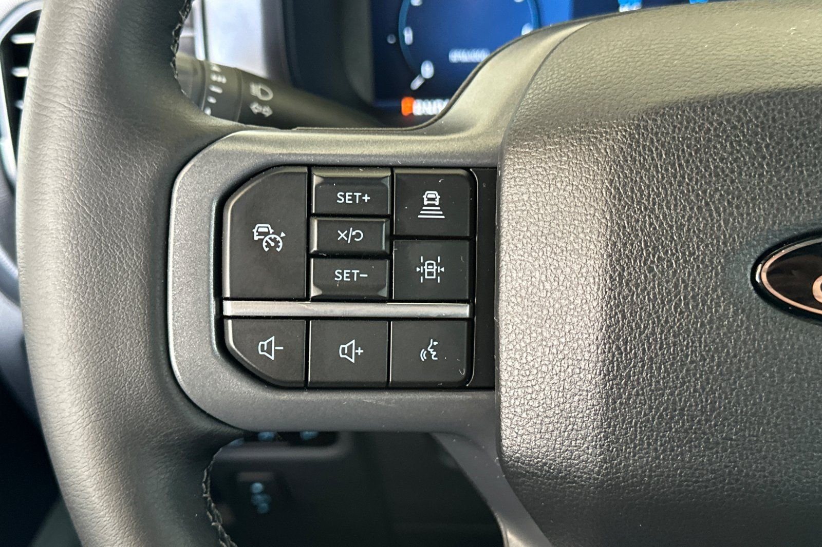 Used 2025 Red Ford Lariat image 25