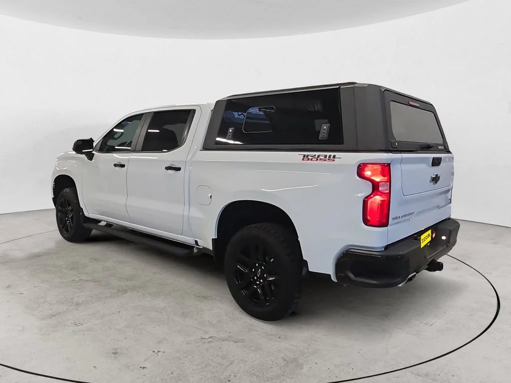 Used 2025 Summit White Chevrolet LT Trail Boss image 11