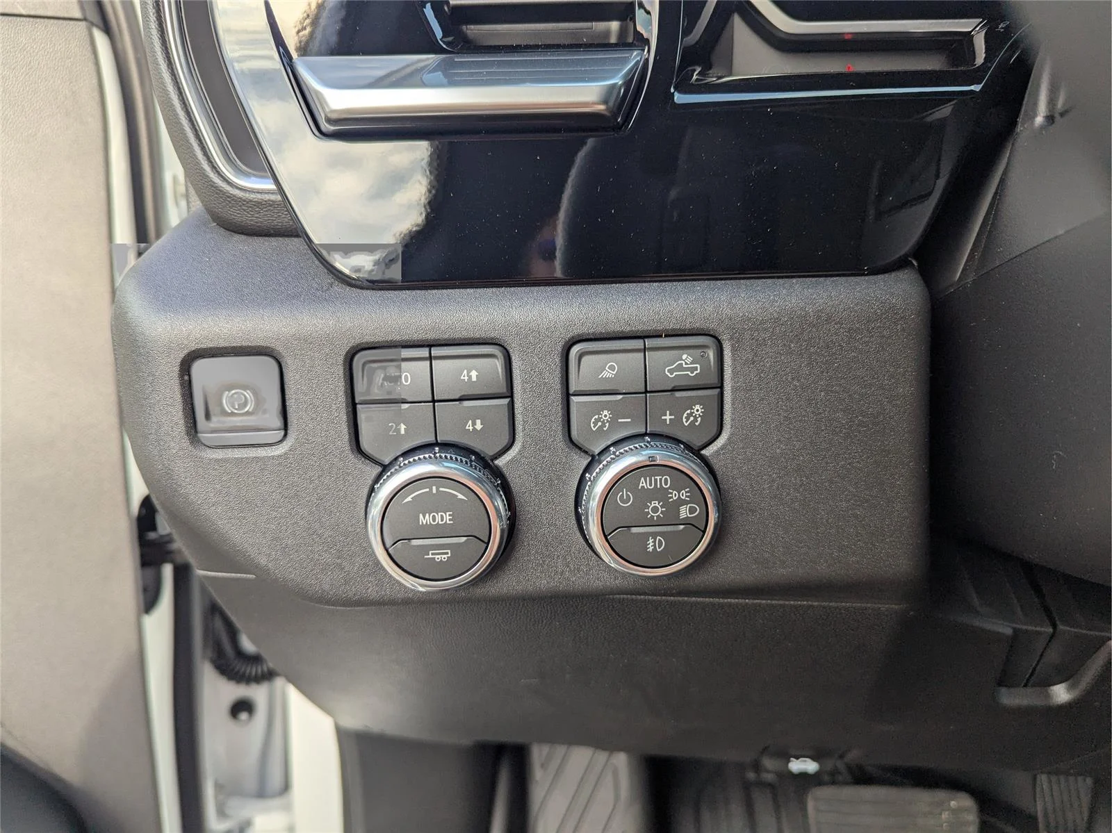 New 2026 Summit White GMC Elevation image 14
