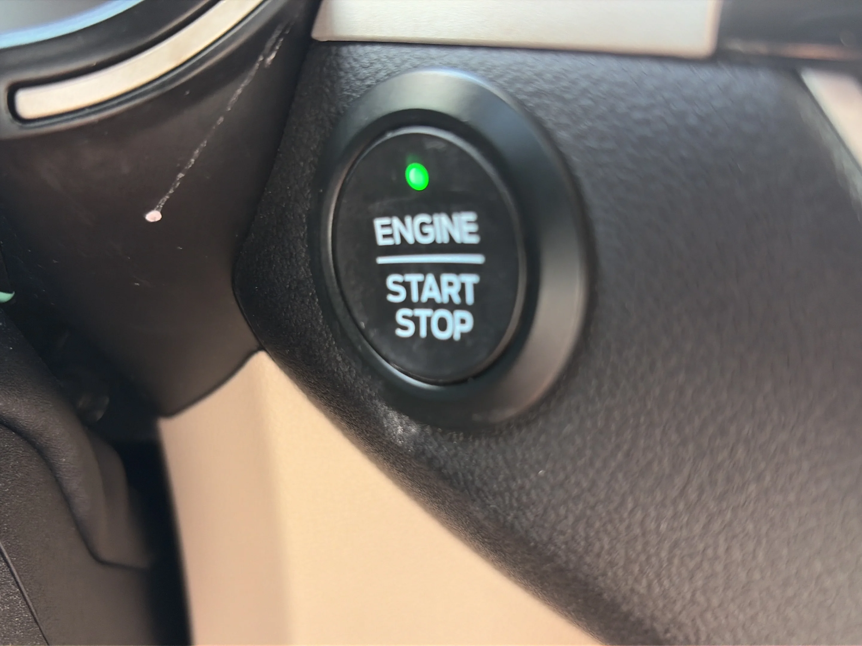 Used 2020 Green Metallic Ford SE image 27