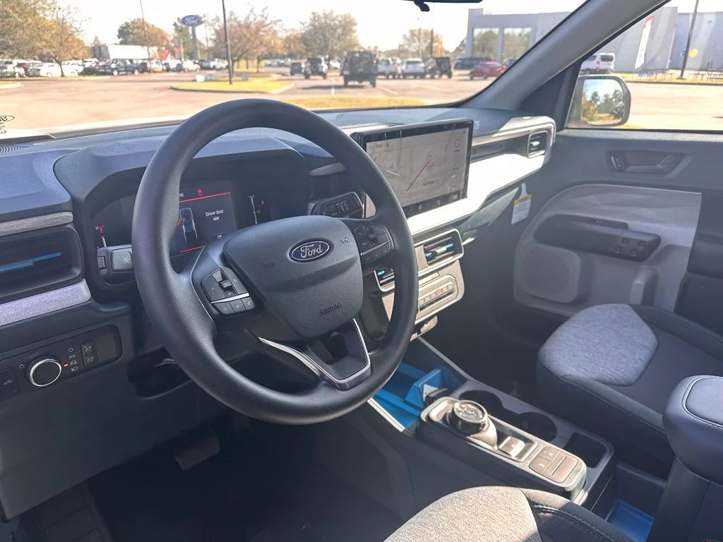 New 2026 Space White Metallic Ford XLT image 6