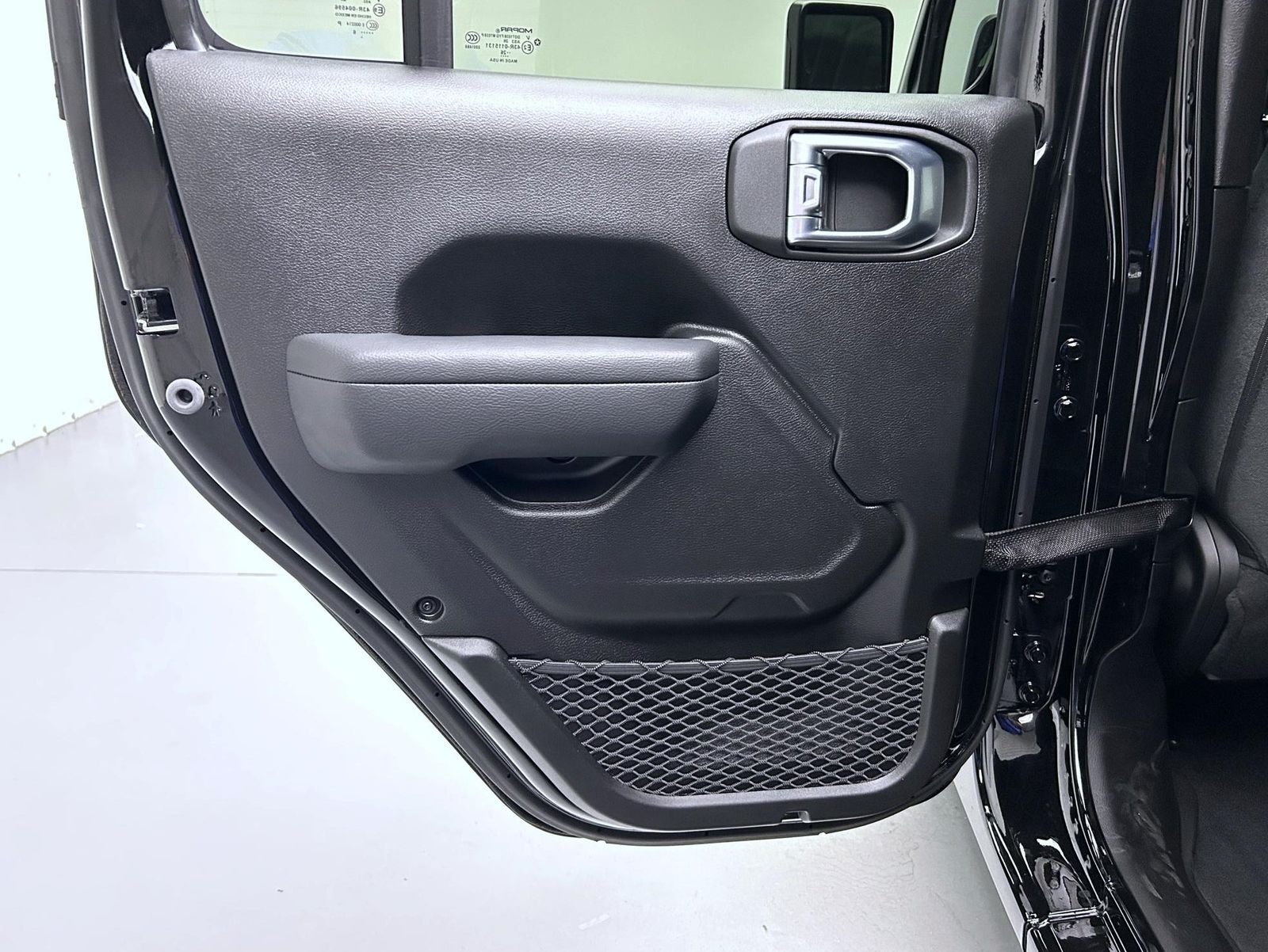 New 2026 Black Clear-Coat Exterior Paint Jeep Sport S image 20