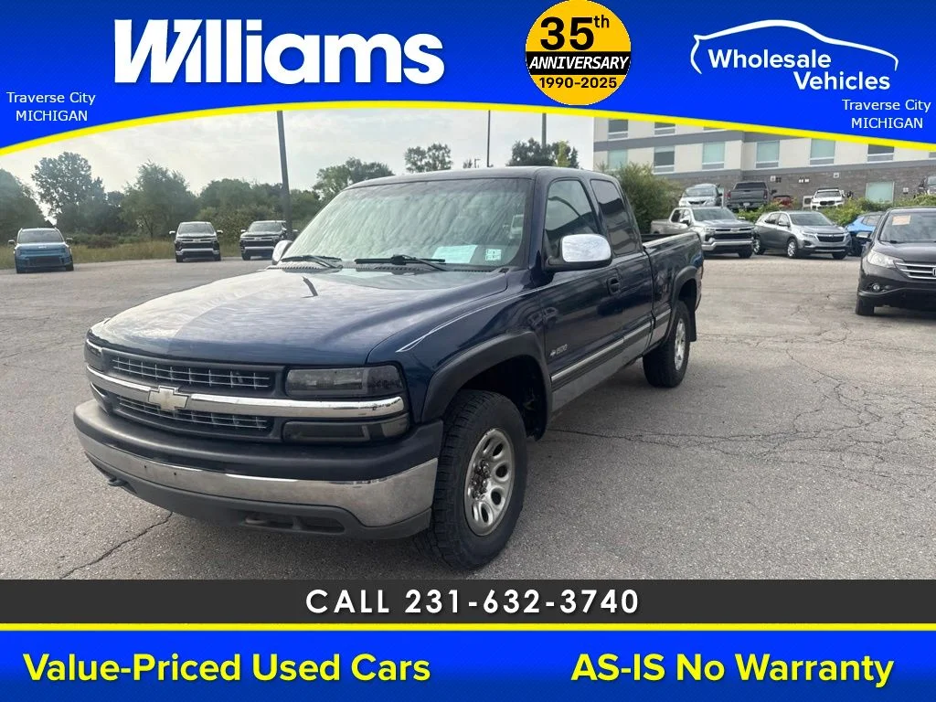 Used 2000 Indigo Blue Metallic Chevrolet LS image 11