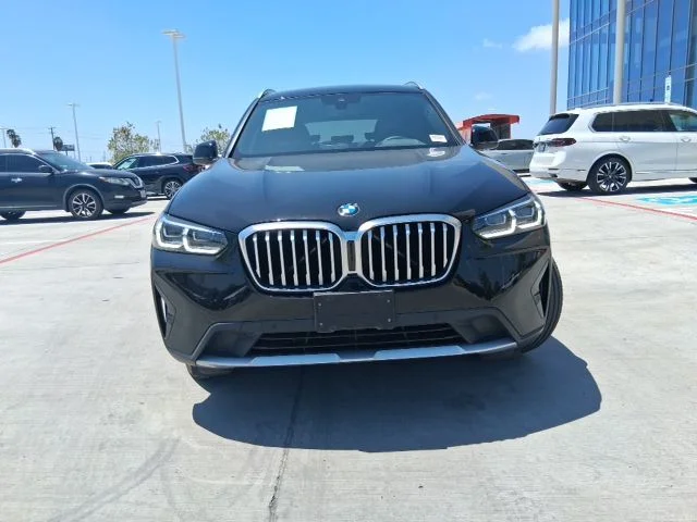 Used 2022 Black BMW sDrive30i image 2