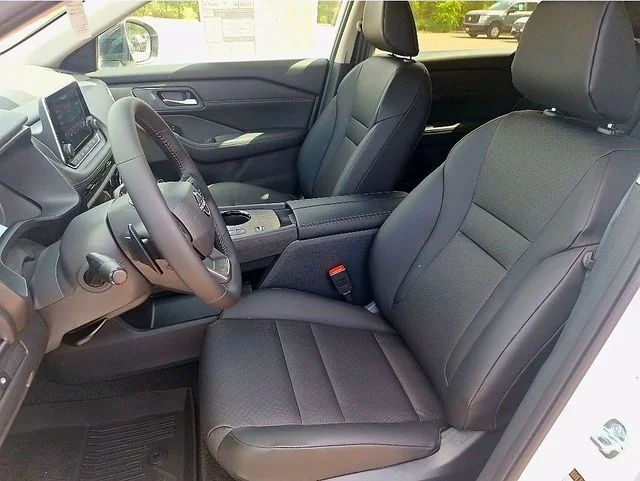 Used 2026 White Nissan Dark Armor image 10