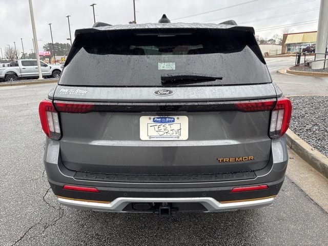 New 2026 Carbonized Gray Metallic Ford Tremor image 7
