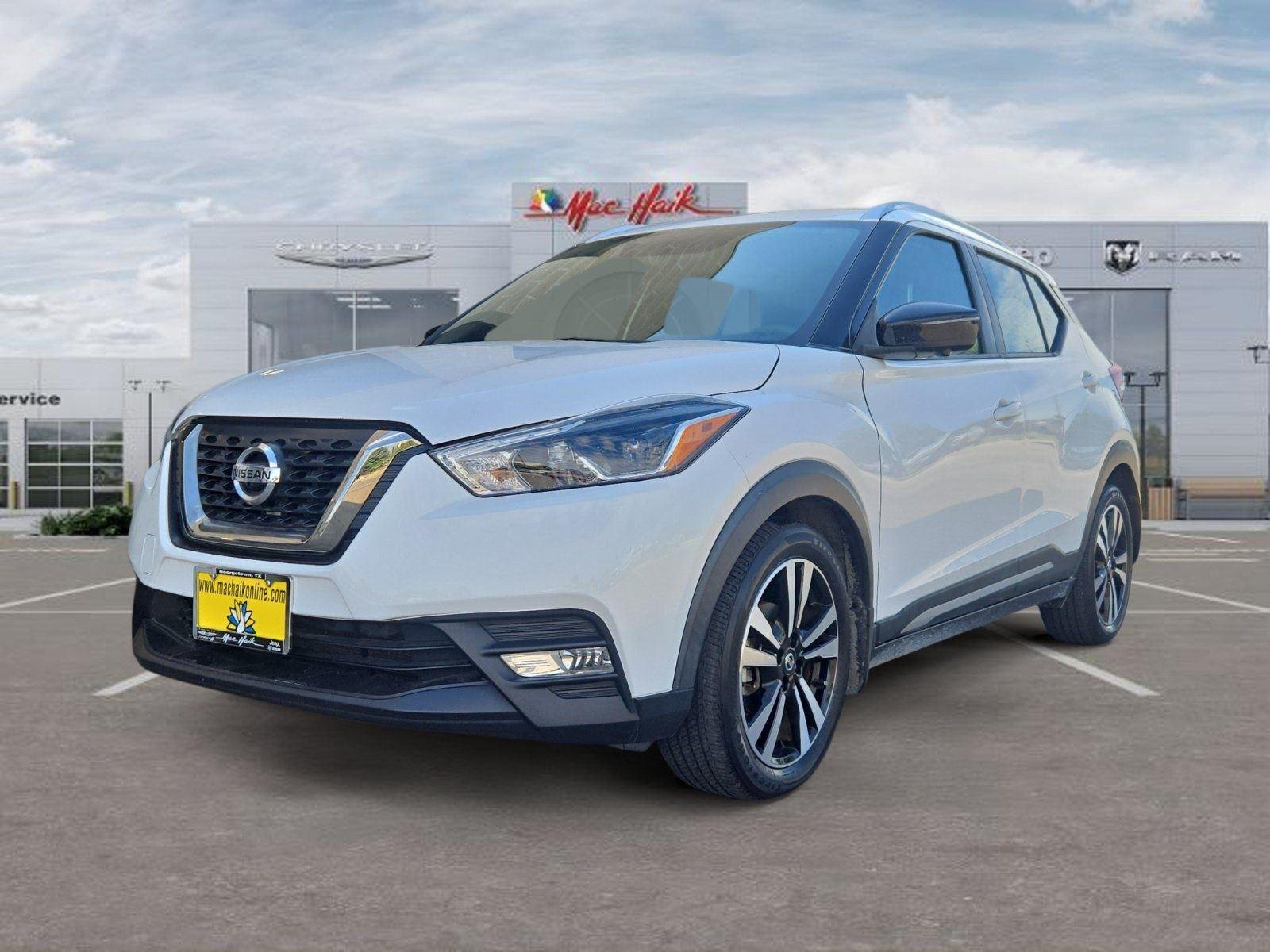 Used 2019 Aspen White Nissan SR image 1