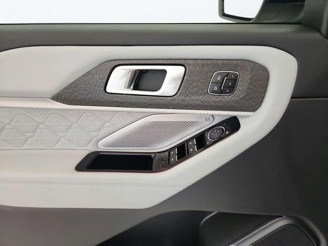New 2026 Star White Metallic Tri-Coat Ford Platinum™ image 54