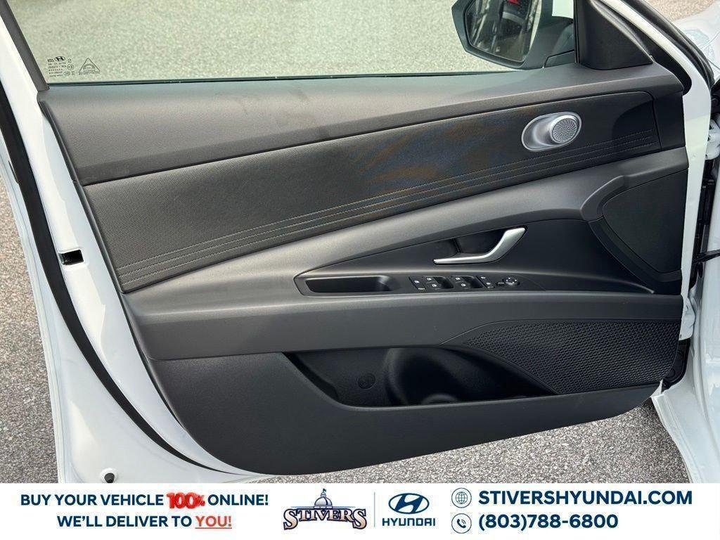 New 2026 White Hyundai SE image 22